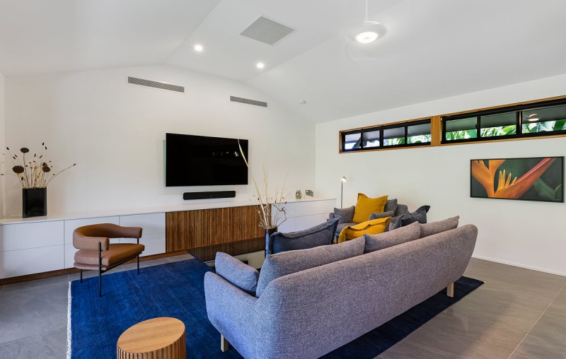 Aqua Funnel Bay 1200px 01