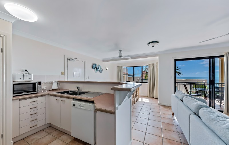 14 Mediterranean 03.05.2022 R Jean Photography 7