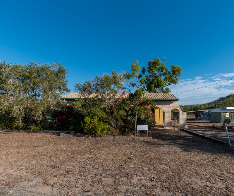 28 Pioneer Dr Dingo Bech 20.07.2018 R Jean Photography 1