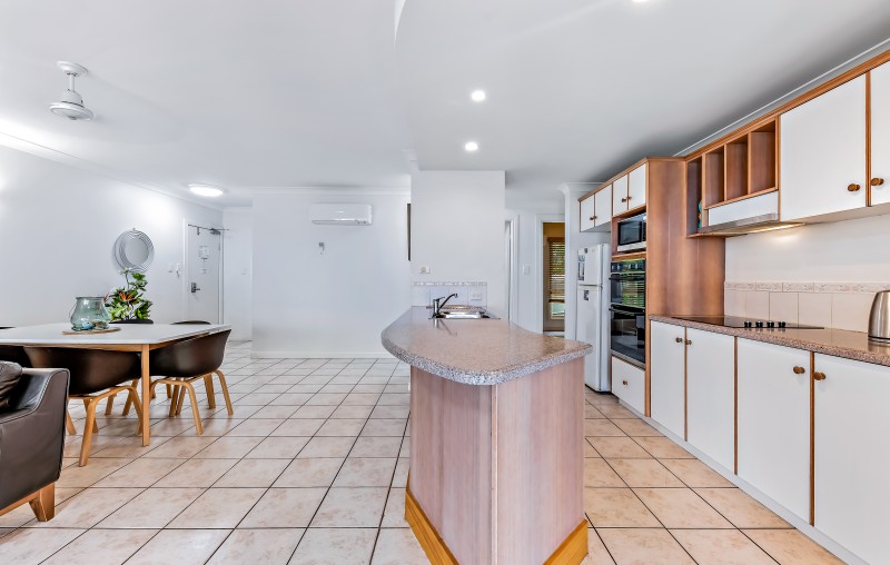 4.14 Golden Orchid Dr 07.06.2022 R Jean Photography 1