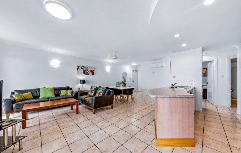 4.14 Golden Orchid Dr 07.06.2022 R Jean Photography 5