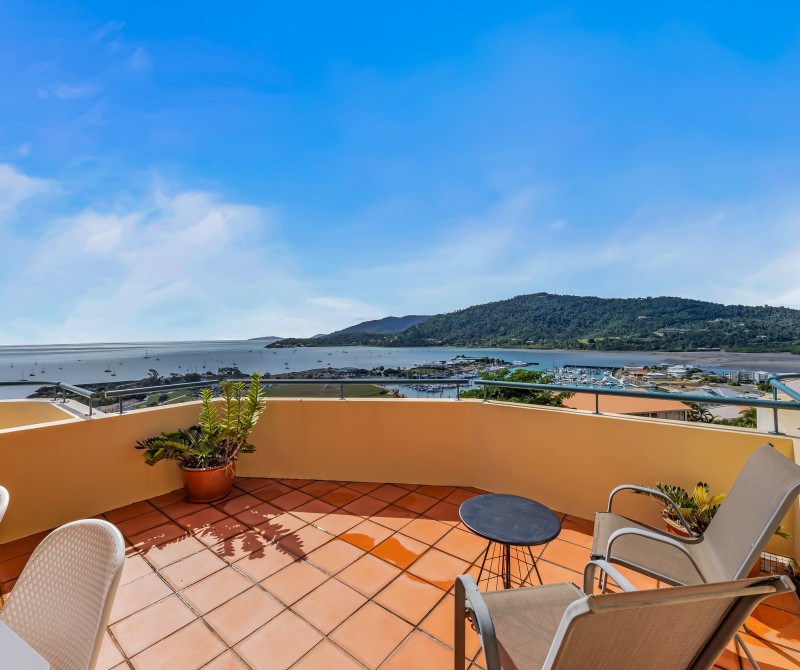 4.14 Golden Orchid 08.06.2022 R Jean Photography 4