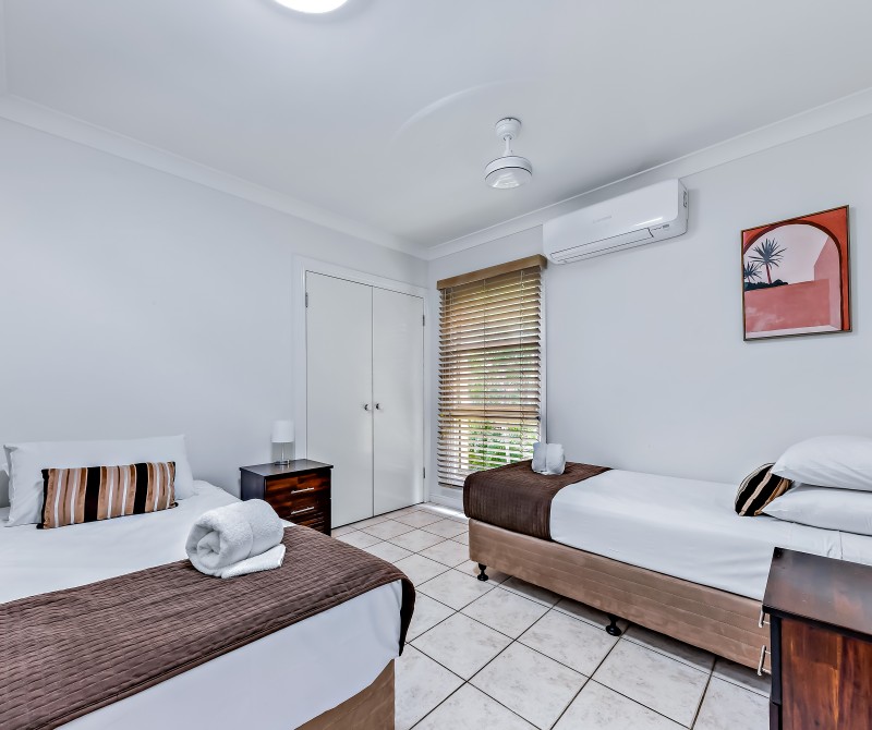 4.14 Golden Orchid Dr 07.06.2022 R Jean Photography 11