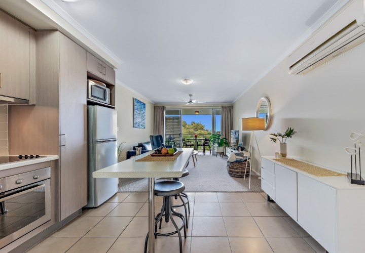 8.14 Waterson Wy 07.06.2022 R Jean Photography 10